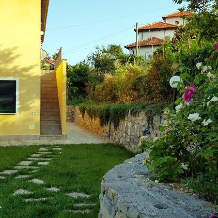 Vila Casa Laura Imperia Exteriér fotografie