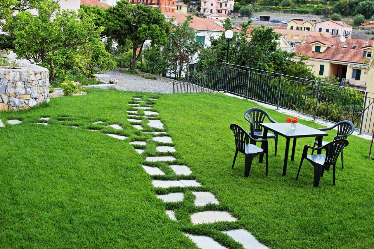 Vila Casa Laura Imperia Exteriér fotografie